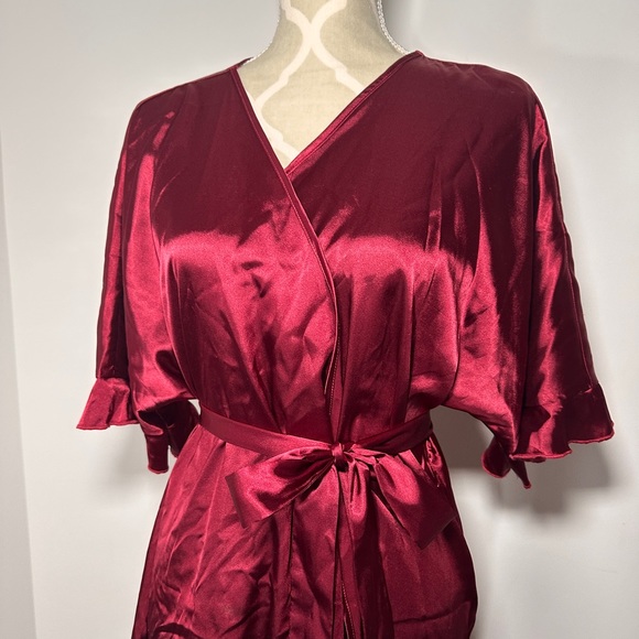 Red ruffle silk robe - Picture 7 of 10